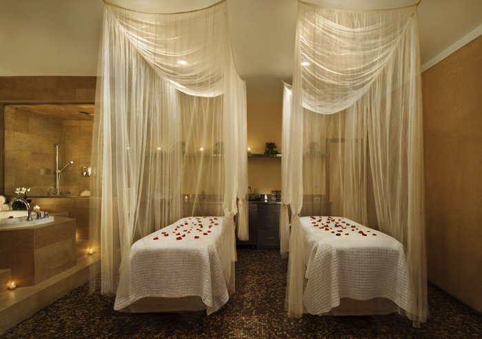 The couples massage room at Deva Spa